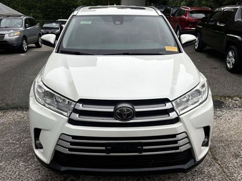 Used 2018 Toyota Highlander XLE AWD/4WD image 7