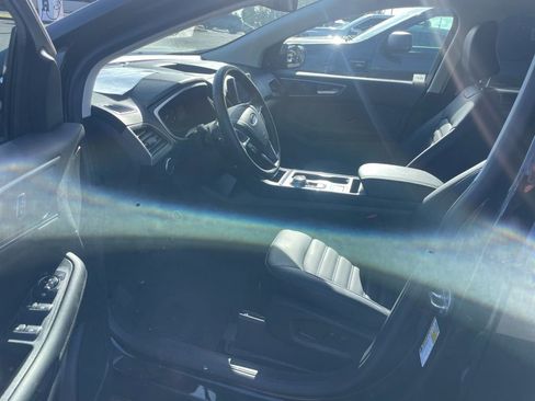 Used 2021 Ford Edge SEL w/ Convenience Package AWD/4WD image 4