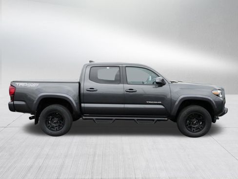 Used 2019 Toyota Tacoma TRD Sport AWD/4WD image 8