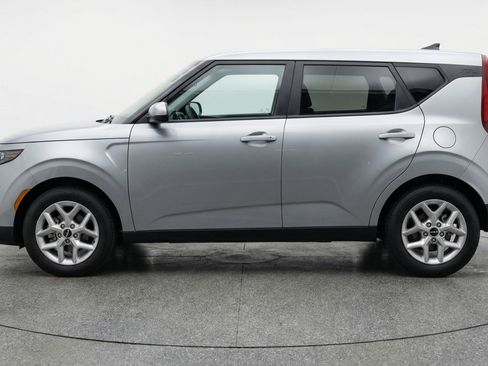 Used 2025 Kia Soul LX w/ LX Technology Package image 5