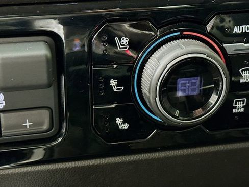 Used 2022 Chevrolet Silverado 1500 LTZ w/ LTZ Premium Package image 23