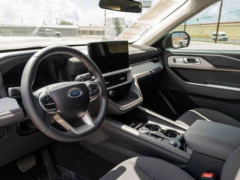 Certified 2025 Ford Explorer Active RWD image 14