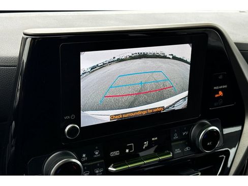 Certified 2023 Toyota Highlander FWD image 22