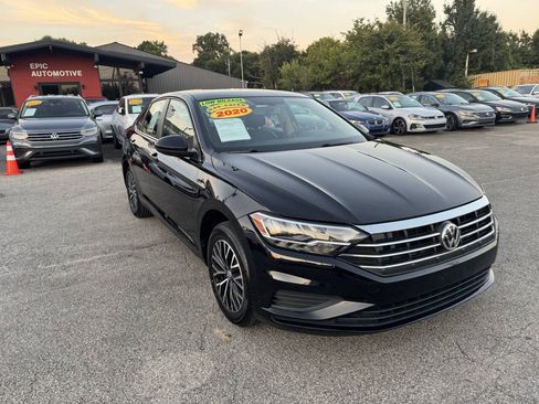Used 2020 Volkswagen Jetta SE w/ SE Cold Weather Package FWD image 3