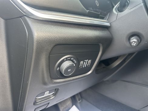 Used 2021 Jeep Grand Cherokee L Overland w/ Luxury Tech Group IV AWD/4WD image 18