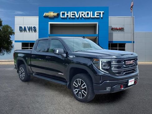 Used 2025 GMC Sierra 1500 AT4 w/ AT4 Premium Package AWD/4WD image 1