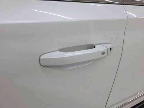 Used 2019 GMC Yukon XL SLT w/ Premium Edition RWD image 12