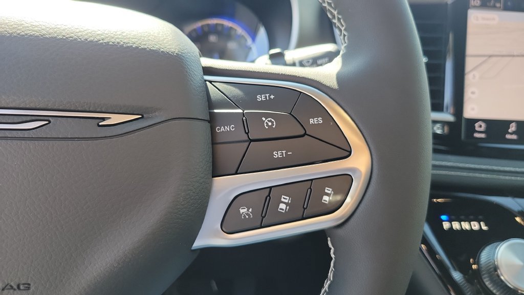 New 2027 Chrysler Pacifica Select w/ Family Tech Group FWD image 22