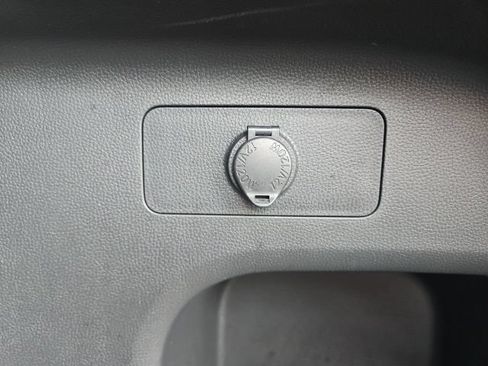 Used 2025 Toyota RAV4 XLE AWD/4WD image 14