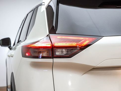 Used 2021 Nissan Rogue SL image 9