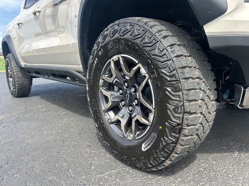 New 2026 Chevrolet Colorado ZR2 w/ Technology Package AWD/4WD image 12