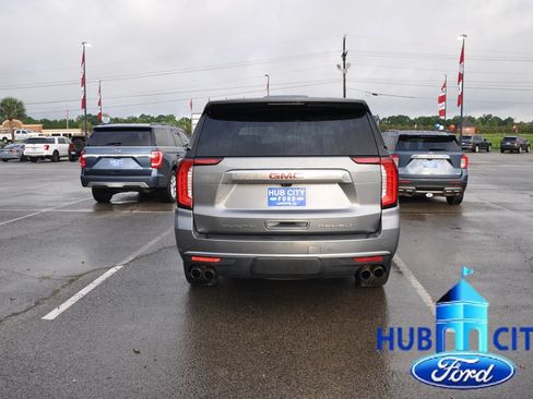 Used 2021 GMC Yukon Denali w/ Denali Ultimate Package AWD/4WD image 4