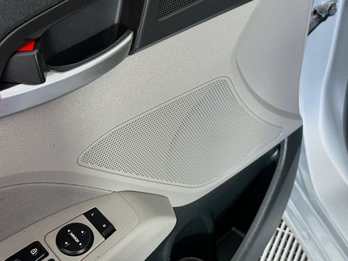 Used 2019 Hyundai Elantra SEL FWD image 19