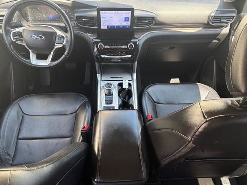 Used 2023 Ford Explorer Limited w/ Equipment Group 301A RWD image 13