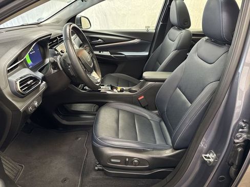 Certified 2023 Chevrolet Bolt EUV Premier w/ Sun & Sound Package FWD image 10