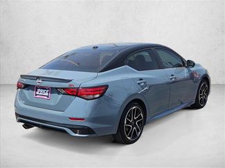 Used 2025 Nissan Sentra SR FWD video 4