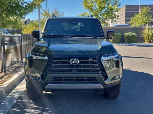 Used 2026 Lexus GX 550 AWD/4WD image 3