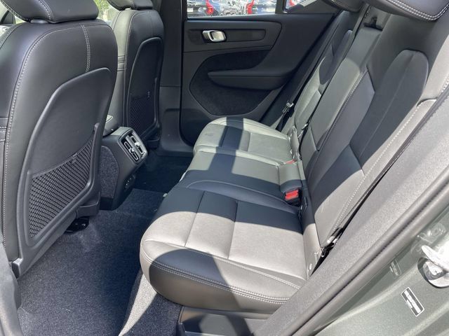 New 2026 Volvo XC40 B5 Core w/ Protection Package Premier AWD/4WD image 17