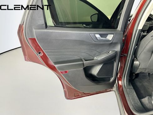 Used 2021 Ford Escape SE FWD image 29