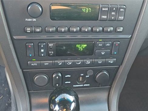 Used 2002 Ford Thunderbird image 16