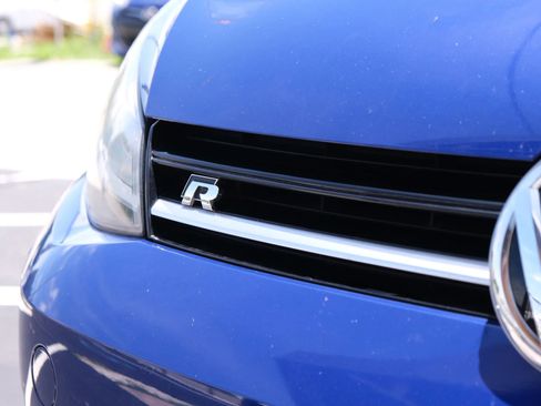 Used 2016 Volkswagen Golf R 4-Door image 11