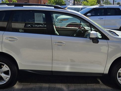 Used 2016 Subaru Forester 2.5i Premium AWD/4WD image 4