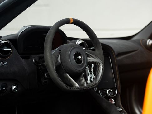 Used 2021 McLaren 765LT image 5