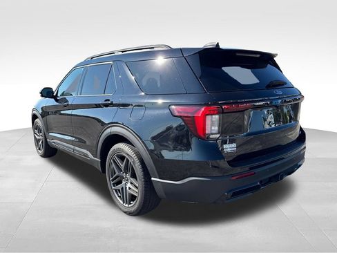 Used 2025 Ford Explorer ST-Line w/ Premium Package AWD/4WD image 9