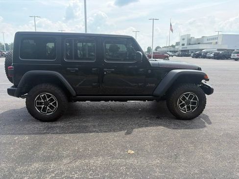 Used 2024 Jeep Wrangler Unlimited Rubicon w/ Convenience Group AWD/4WD image 7