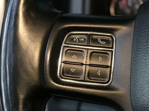 Used 2019 RAM 1500 Classic SLT w/ Black Appearance Group AWD/4WD image 18