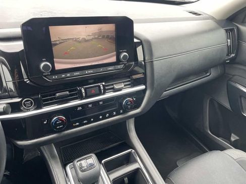 Used 2022 Nissan Pathfinder SV image 31