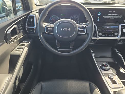 Certified 2023 Kia Sorento EX image 14
