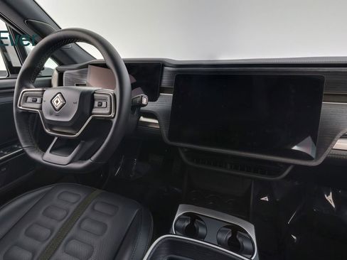 Used 2025 Rivian R1S Adventure AWD/4WD image 27