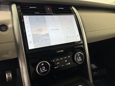 New 2026 Land Rover Discovery Limited Edition image 24