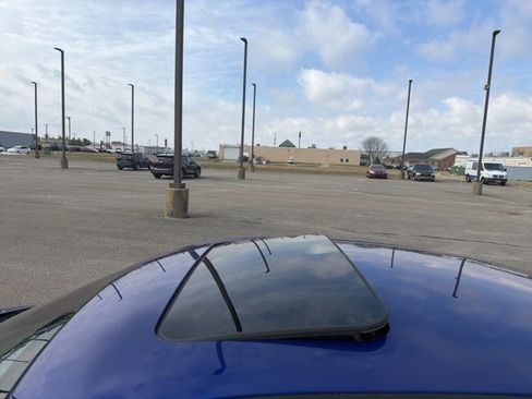 Used 2023 Hyundai Elantra Limited w/ Preferred Accessory Package image 4