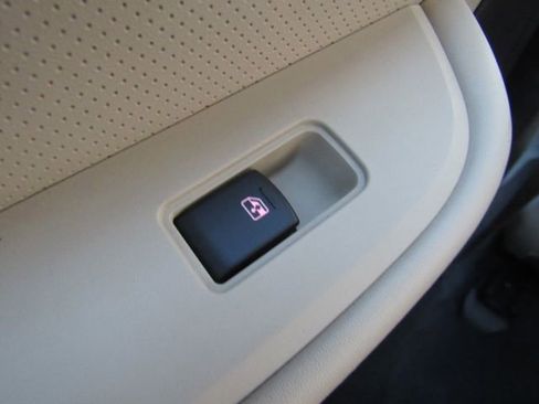 Used 2016 Subaru Outback 2.5i Limited image 31