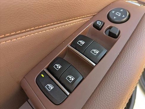 Used 2020 BMW X5 M50i w/ Premium Package image 10