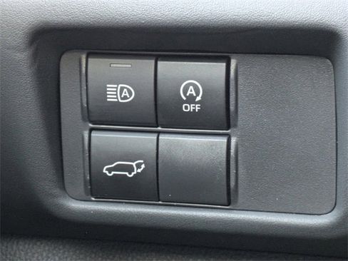 Used 2024 Toyota Highlander XLE image 27