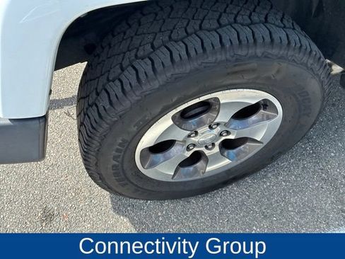 Used 2018 Jeep Wrangler Unlimited Sahara w/ Connectivity Group AWD/4WD image 5