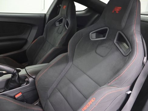 Used 2016 Ford Mustang Shelby GT350R w/ GT350R Equipment Group 920A RWD image 55