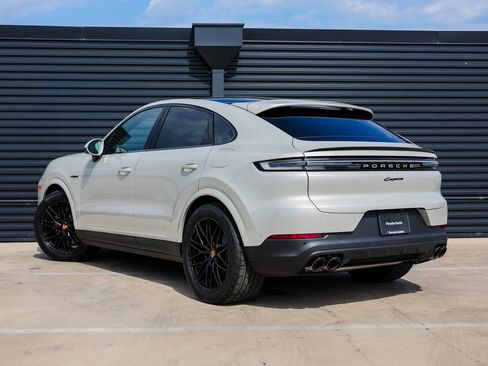 New 2025 Porsche Cayenne E-Hybrid Coupe image 3
