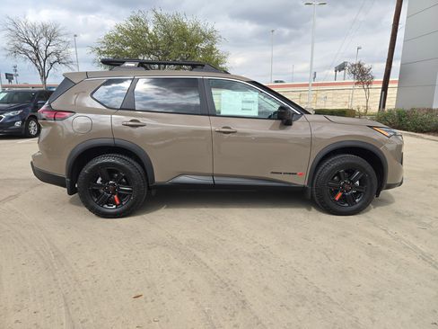 New 2026 Nissan Rogue SV AWD/4WD image 2