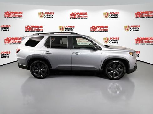 Used 2023 Honda Pilot Sport image 15