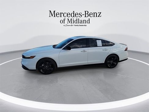 Used 2023 Honda Accord Sport image 4