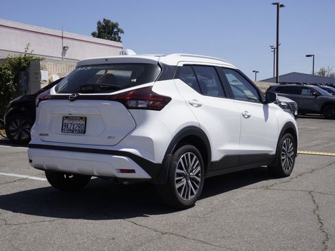 Used 2024 Nissan Kicks SV FWD image 4