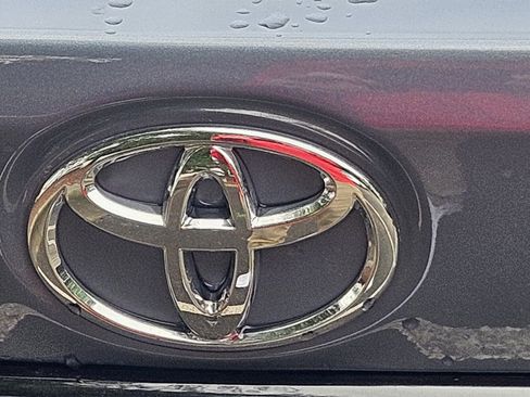 Used 2020 Toyota Corolla LE FWD image 7