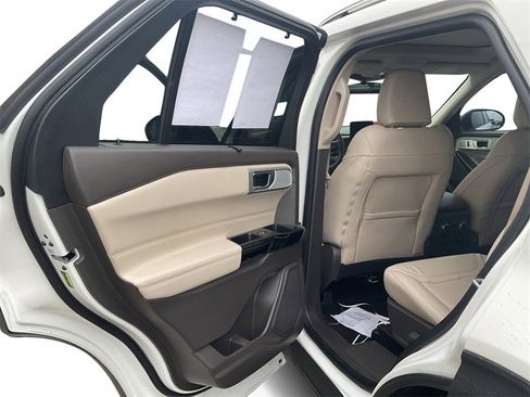Used 2023 Ford Explorer Platinum w/ Technology Package image 14