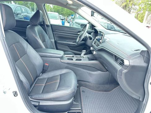 Used 2022 Nissan Altima 2.5 SR FWD image 17