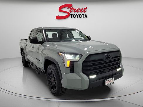 Used 2024 Toyota Tundra SR5 w/ SR5 Premium Package RWD image 5