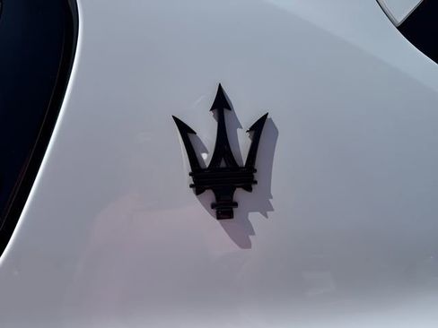 Used 2023 Maserati Grecale Modena AWD/4WD image 24